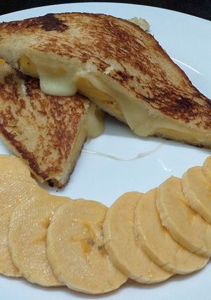 A picture of Cheese Banana Stuffed Bread.