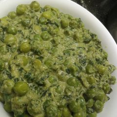 A picture of Green Peas with Fenugreek Leaves Curry (Methi Mutter Masala).