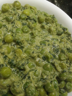 A picture of Green Peas with Fenugreek Leaves Curry (Methi Mutter Masala).