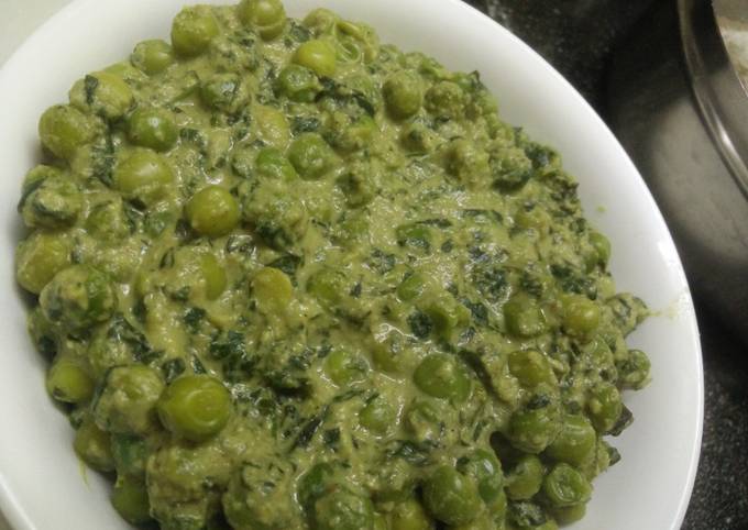 Green Peas with Fenugreek Leaves Curry (Methi Mutter Masala) recipe main photo