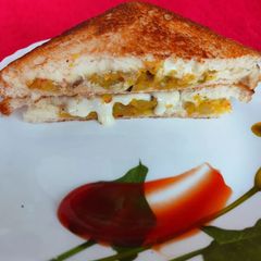 A picture of Cheesy Aloo Toast.