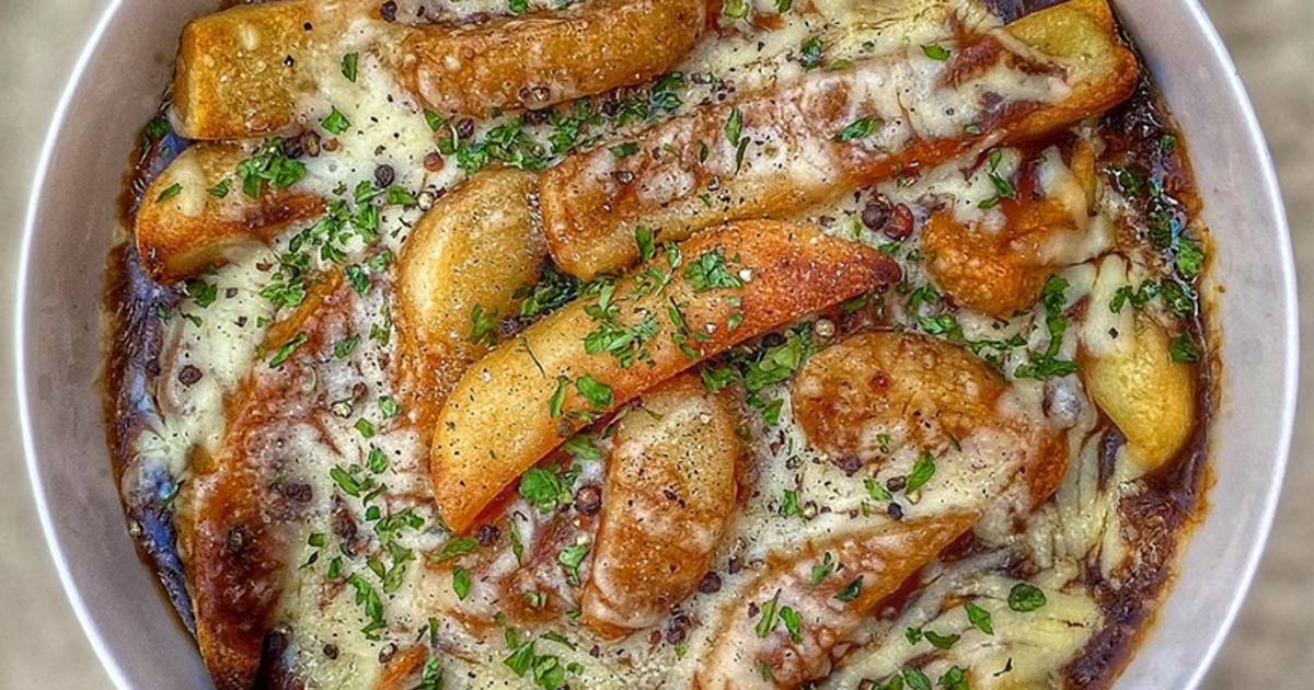 Cheesy Chips & Gravy Recipe by Craig Stokes Cookpad