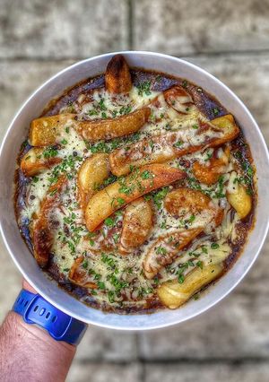 A picture of Cheesy Chips & Gravy.