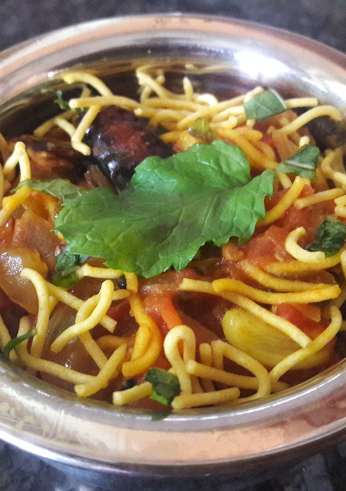 சேவ் தமடார் கி சப்ஜி (Sev Tamadar Ki Sabji Recipe in TAmil) செய்முறை முக்கிய புகைப்படம்