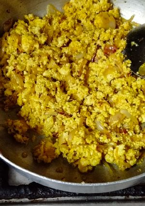 पनीर की भुर्जी(paneer bhurji recipe in hindi) रेसिपी मुख्य फोटो