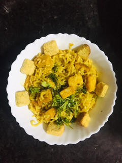நூடுல்ஸ்&Fried Rusk (பாஸ்தா சாஸ்) செய்முறை முக்கிய புகைப்படம்