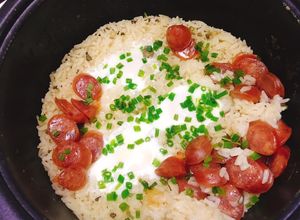 Hình của món Cơm lạp xưởng one-pot.