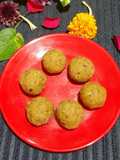 गूळ तूप पोळीचा लाडू (Gul Tup Policha Ladoo Recipe In Marathi)