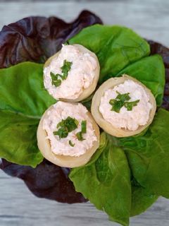 Una foto de Fondos de alcachofas rellenos
