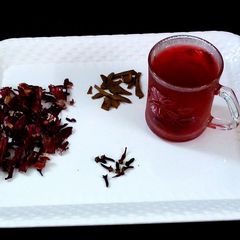 A picture of Hibiscus tea.