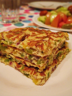 Una foto de Tortilla de pimientos y queso