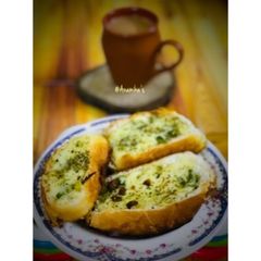 A picture of Cheesy Garlic Bread.