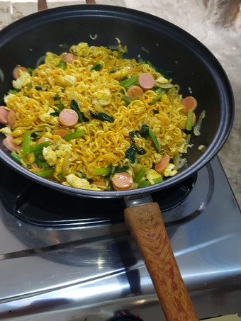 Resep Bakmi goreng telur sosis 🙂🙂 Menu Enak