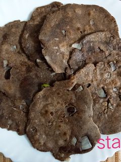 ராகி ரொட்டி (Raggi Rotti Recipe in Tamil) செய்முறை முக்கிய புகைப்படம்