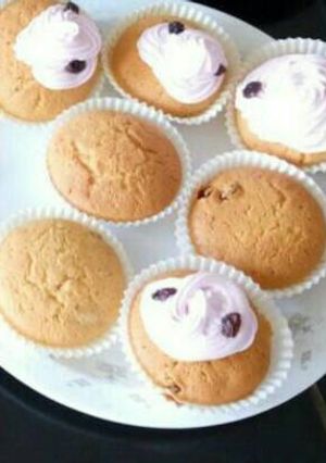 A picture of Strawberry cupcakes.