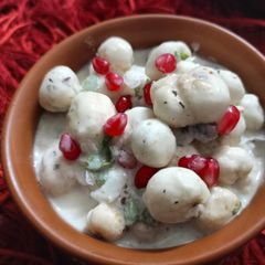 A picture of Makhana Raita.