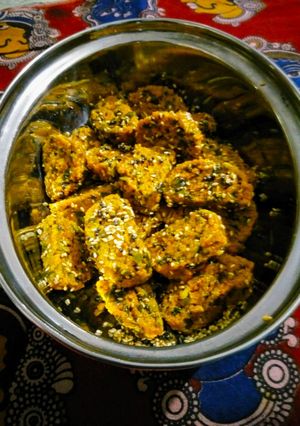A picture of Besan methi muthiya.