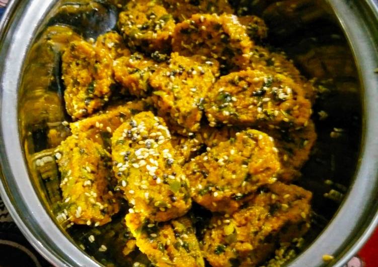 How to Prepare Super Quick Homemade Besan methi muthiya