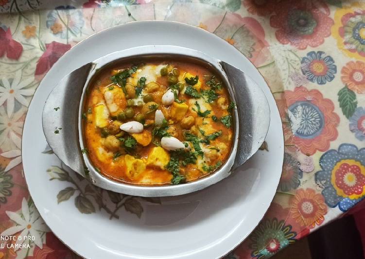 Quick and Easy Makhana curry