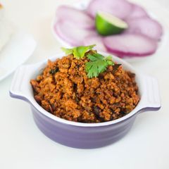 A picture of Kheema Chicken.
