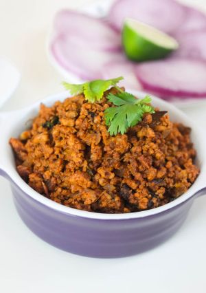 A picture of Kheema Chicken.