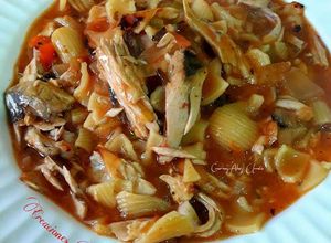 Una foto de Copos de pastas con melva canutera cocida y parmesano