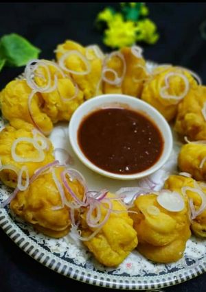 A picture of Laung chiray with special chutney.