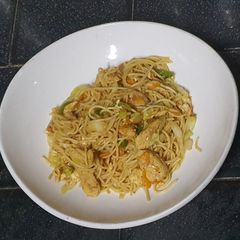 A picture of Chicken and Egg Spaghetti Stir Fry.