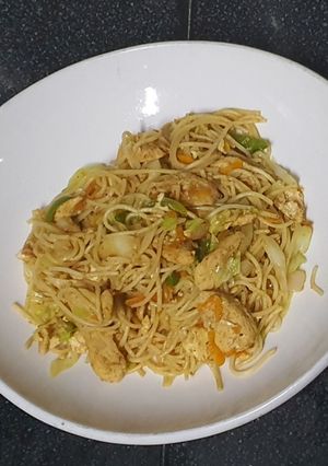 A picture of Chicken and Egg Spaghetti Stir Fry.