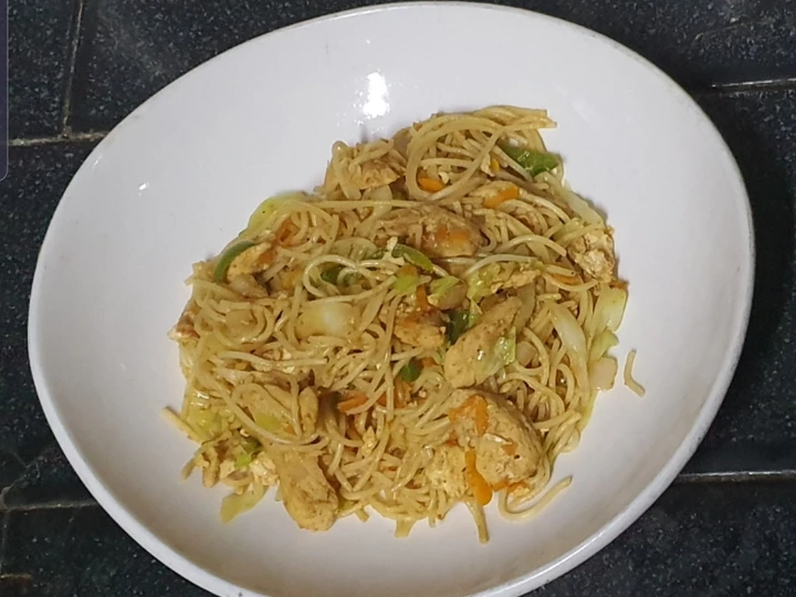 Easy Ways Make Recipes Chicken and Egg Spaghetti Stir Fry the So Delicious Really Delicious.