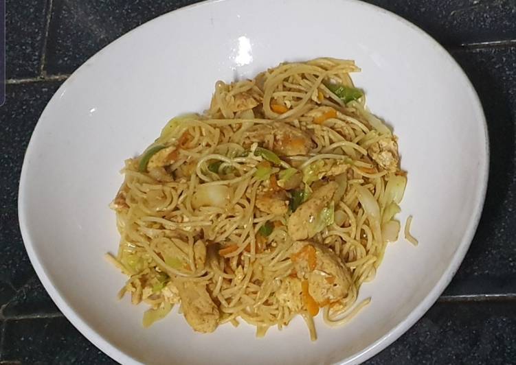 Recipe of Any-night-of-the-week Chicken and Egg Spaghetti Stir Fry