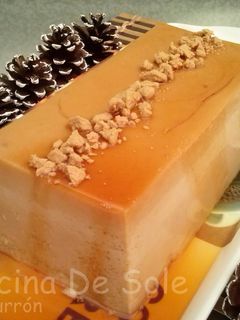 Una foto de Flan de turrón