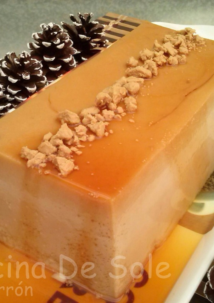 Una foto de Flan de turrón