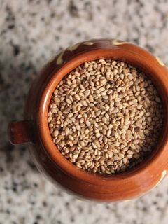 Una foto de 2-ingredient tahini