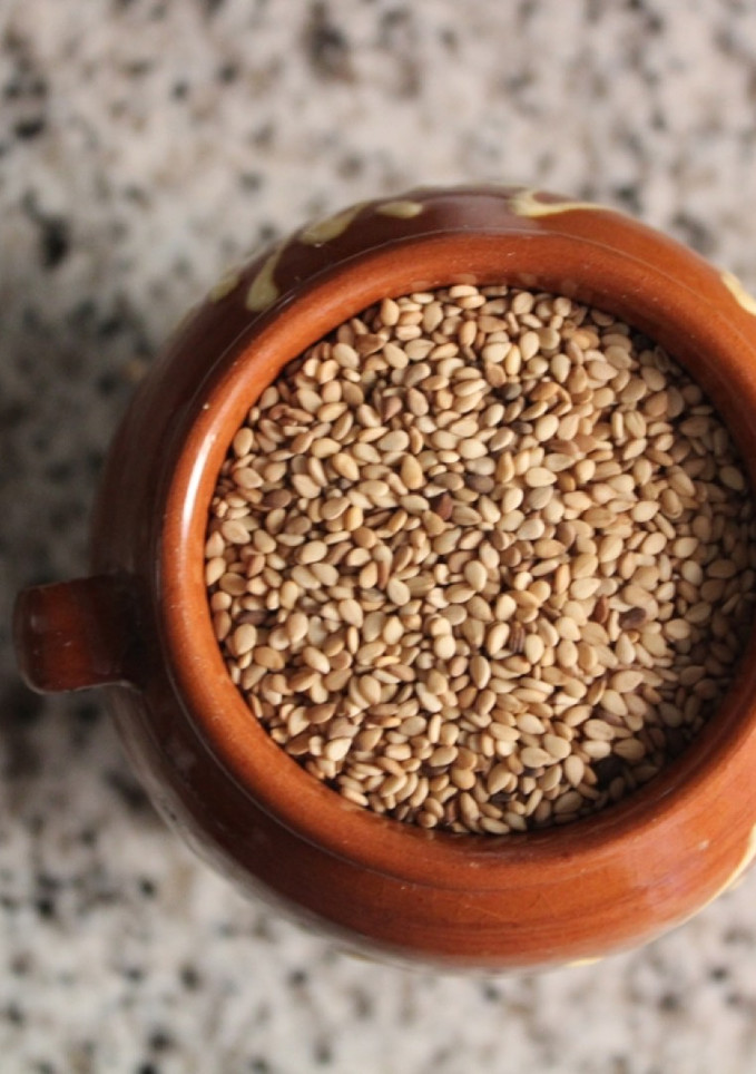 Una foto de 2-ingredient tahini