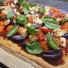 A picture of Tomato and Feta Pizza.