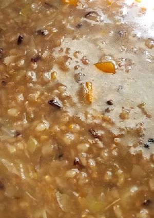 A picture of Chicken veggies brown/black rice porridge #postpartum recipe#.