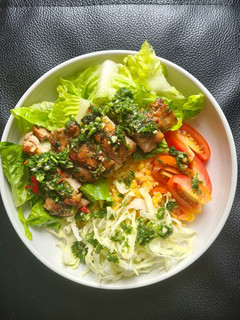 Foto resep Grilled Chicken Salad with Chimichurri Sauce