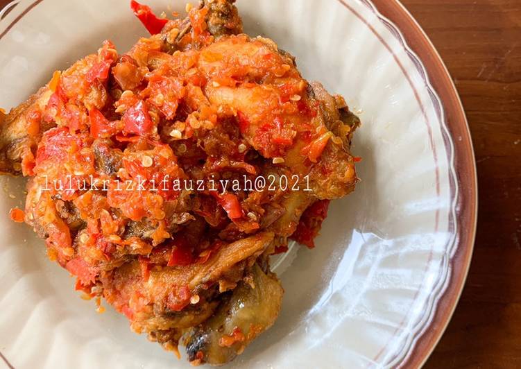 Mudahnya Bikin 34. Ayam Goreng Balado Ala Warteg