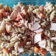 Ensalada fría con tornillos y atún