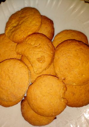 A picture of Jiko baked vanilla cookies.