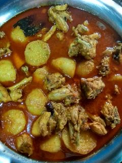 দেশী মুরগির ঝোল(desi moorgir jhol recipe in Bengali) রেসিপির প্রধান ছবি