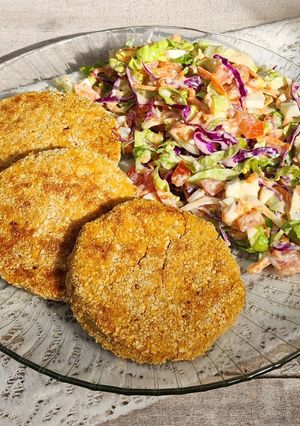 Una foto de 🍗Medallones de pollo, calabaza y porotos + ensalada de yapa🍗 Fácil, económico y rendidor 🌟