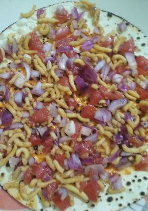 A picture of Masala papad.