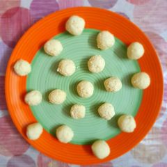 Malai ladoo A picture of Malai ladoo.