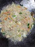 Bihun goreng putih aroma minyak wijen