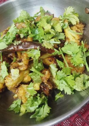 A picture of Dry gobhi masala.