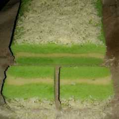 รูปของ Brownis pandan lapis keju kukus
