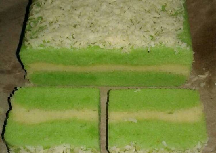 Brownis pandan lapis keju kukus