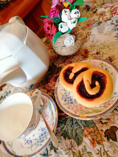 Foto di Crostatine con confettura di fragole fatta in casa